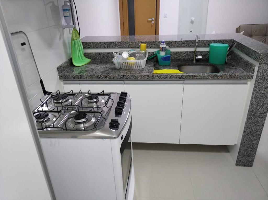  Flat Novo Guarajuba à beira do lago