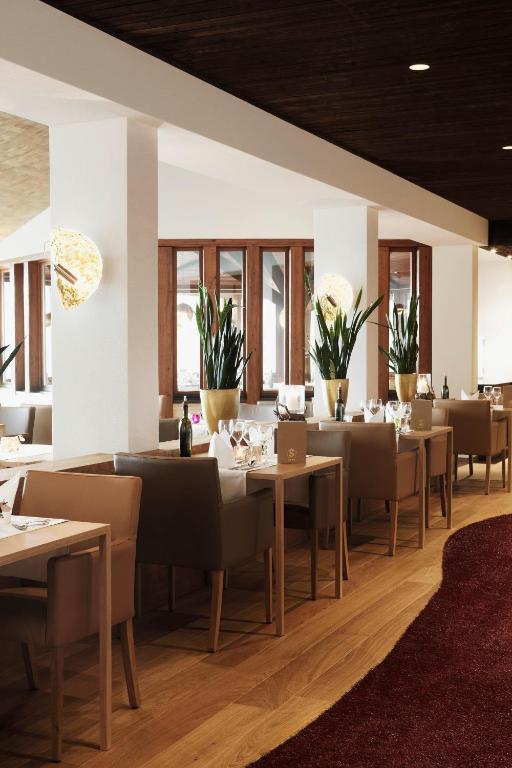 Restoran või mõni muu söögikoht majutusasutuses Wellness Hotel Stoos