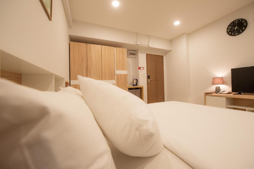 
Queen Room with Balcony
