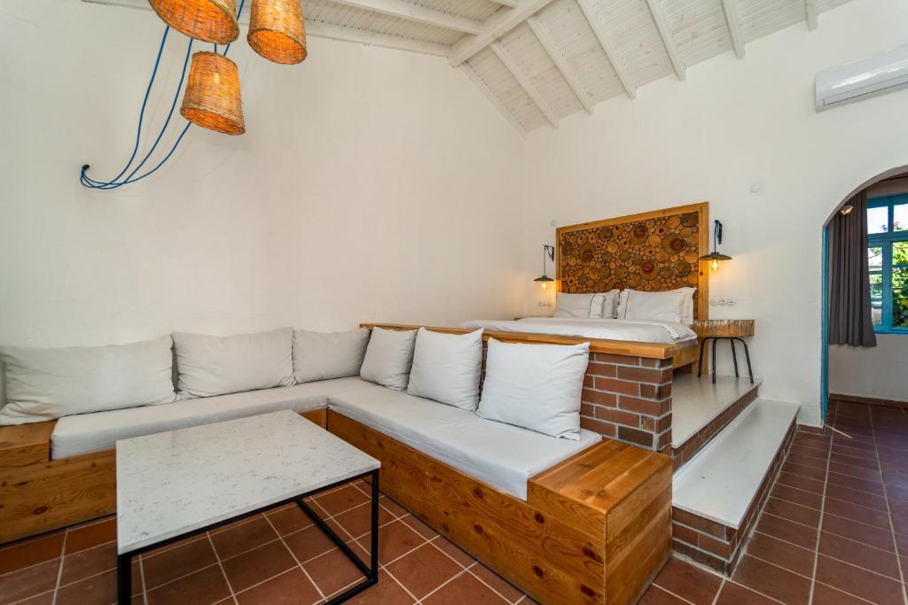Posezení v ubytování Yonca Lodge