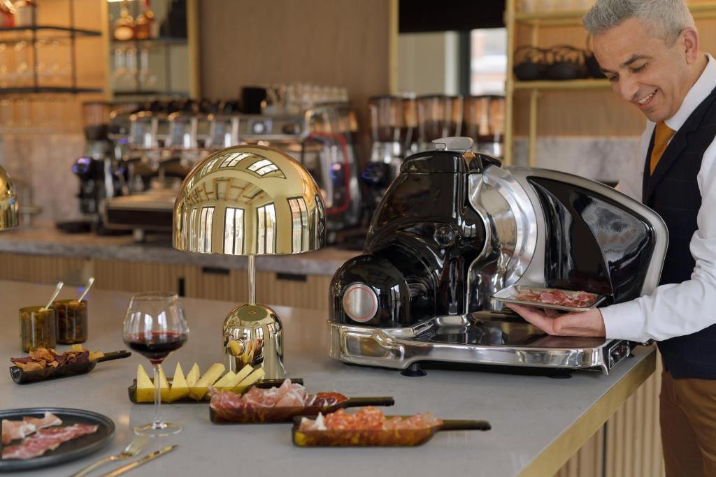Nápoje v ubytování Mövenpick Hotel The Hague
