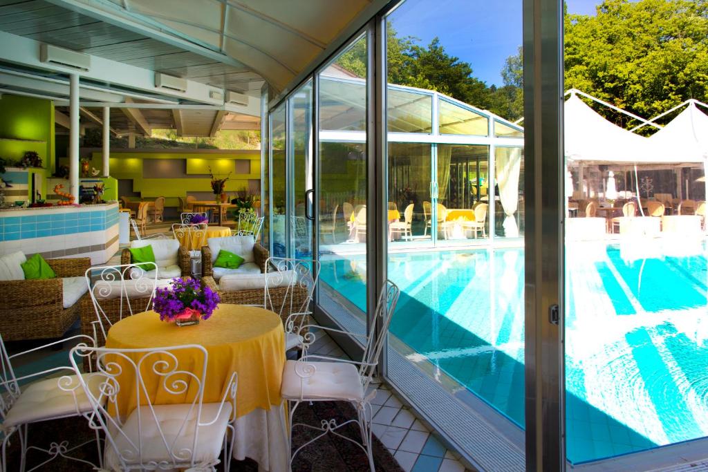 Bazén v ubytování Hotel Posta nebo v jeho okolí
