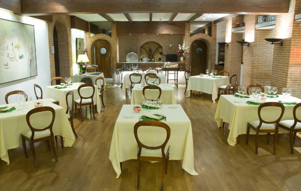 Restaurace v ubytování Los Arcos