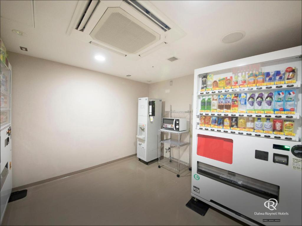 Kuchyň nebo kuchyňský kout v ubytování Daiwa Roynet Hotel Yokohama Kannai