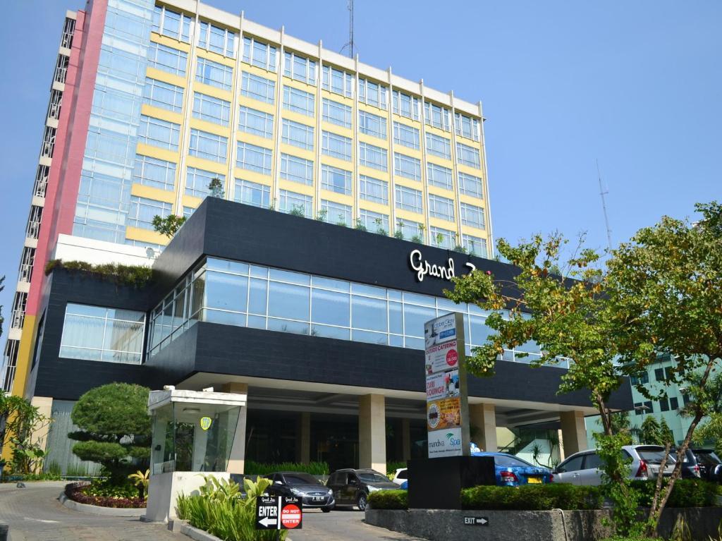 Gedung tempat hotel berlokasi