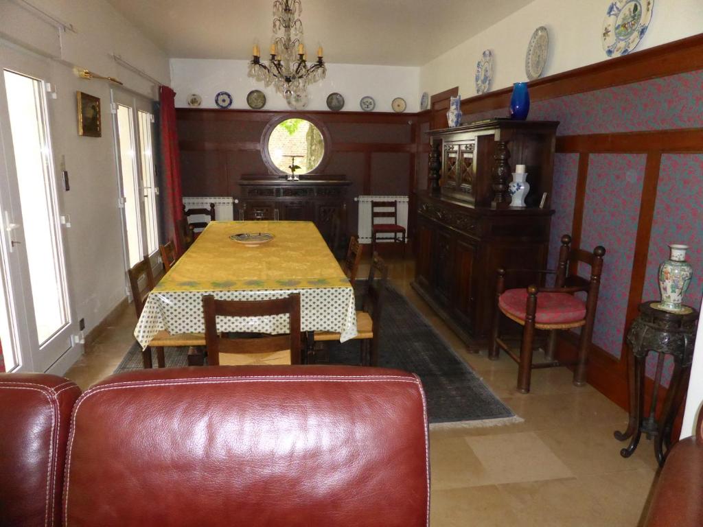 Villa La Belle Au Bois Dormant Le Touquet Belle Villa Touquettoise en fôret, Le Touquet-Paris-Plage – Updated 2023  Prices