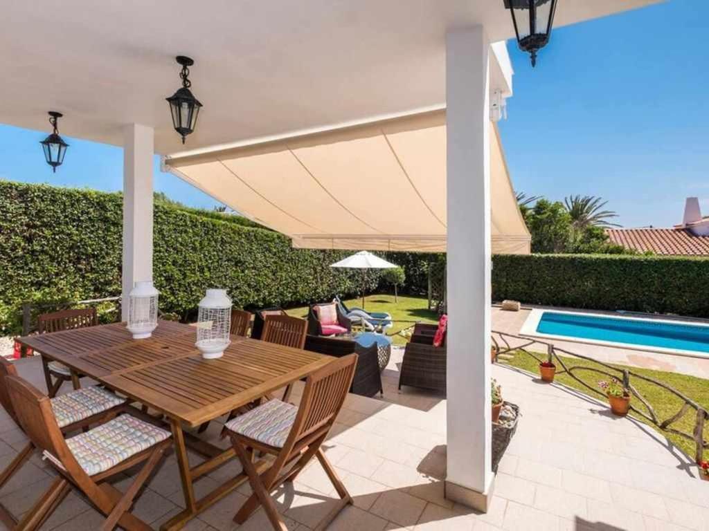 Bazén v ubytování VILLA JARAMA Elegante chalet cerca de la playa nebo v jeho okolí