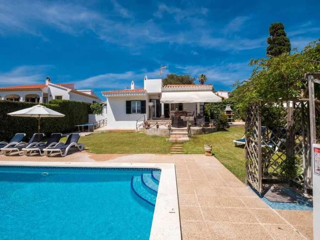 Bazén v ubytování VILLA JARAMA Elegante chalet cerca de la playa nebo v jeho okolí