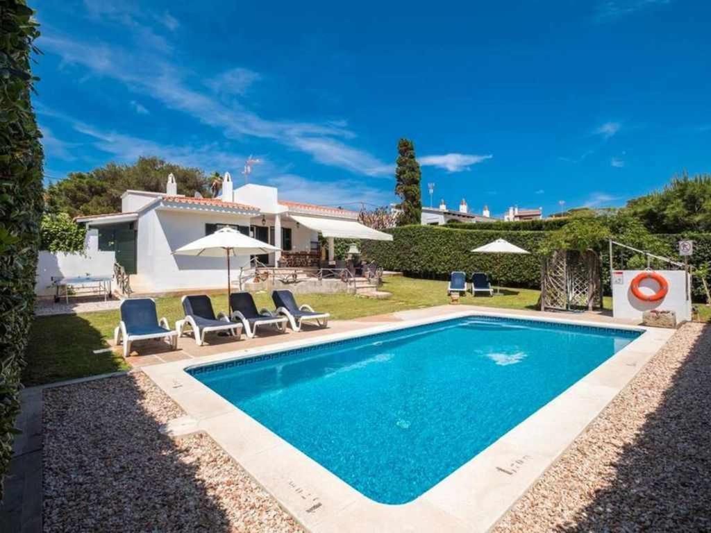 Bazén v ubytování VILLA JARAMA Elegante chalet cerca de la playa nebo v jeho okolí