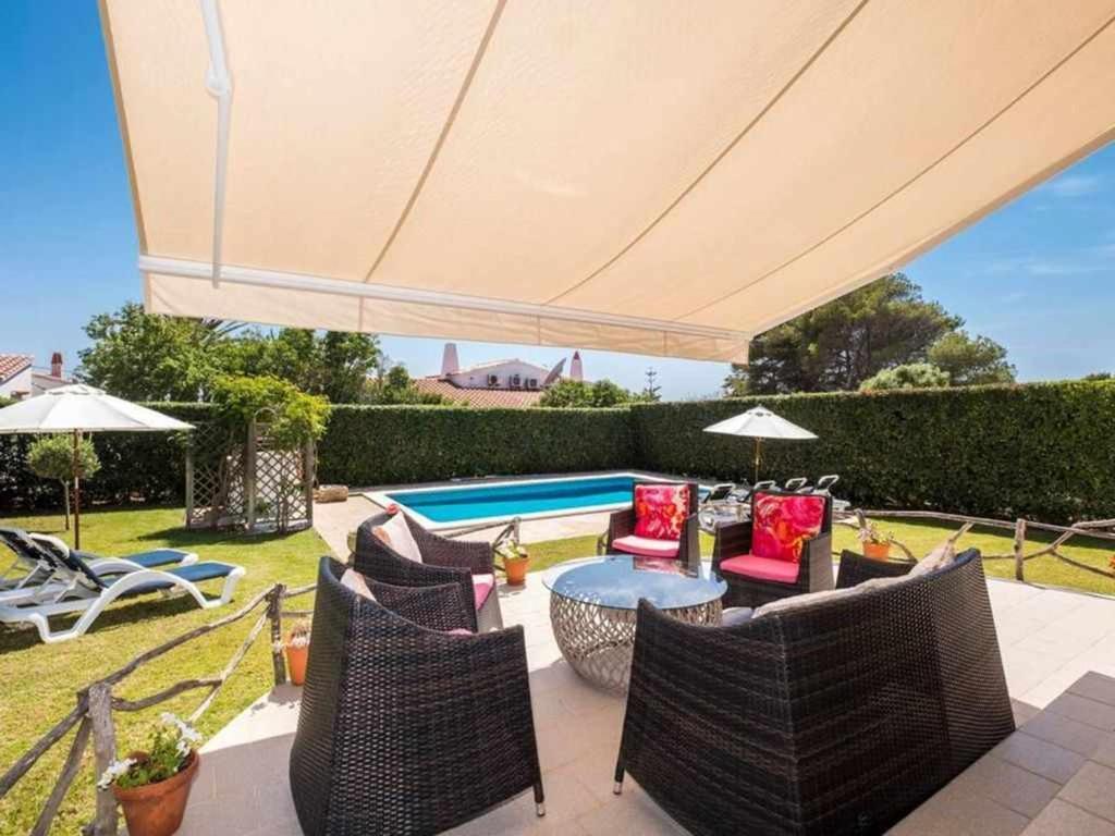 Bazén v ubytování VILLA JARAMA Elegante chalet cerca de la playa nebo v jeho okolí