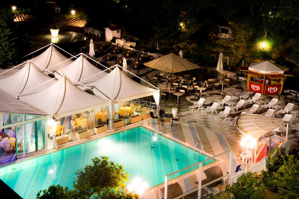 Bazén v ubytování Hotel Posta nebo v jeho okolí