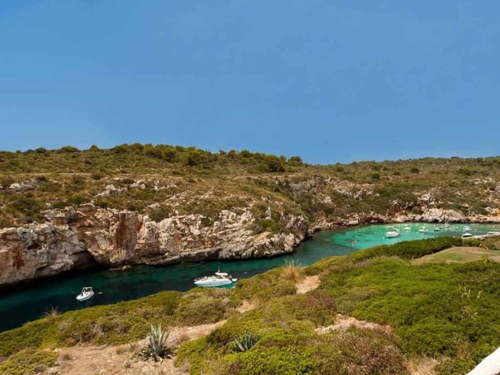 VILLA ES MACAR Vistas únicas al mar junto a la playa piscina ...