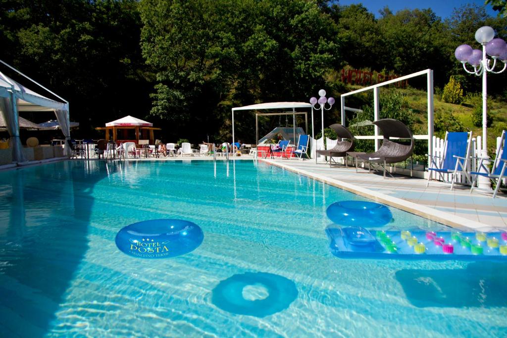 Bazén v ubytování Hotel Posta nebo v jeho okolí