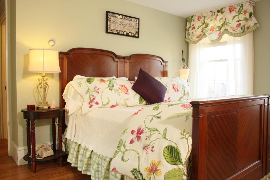 Captain Farris House photo