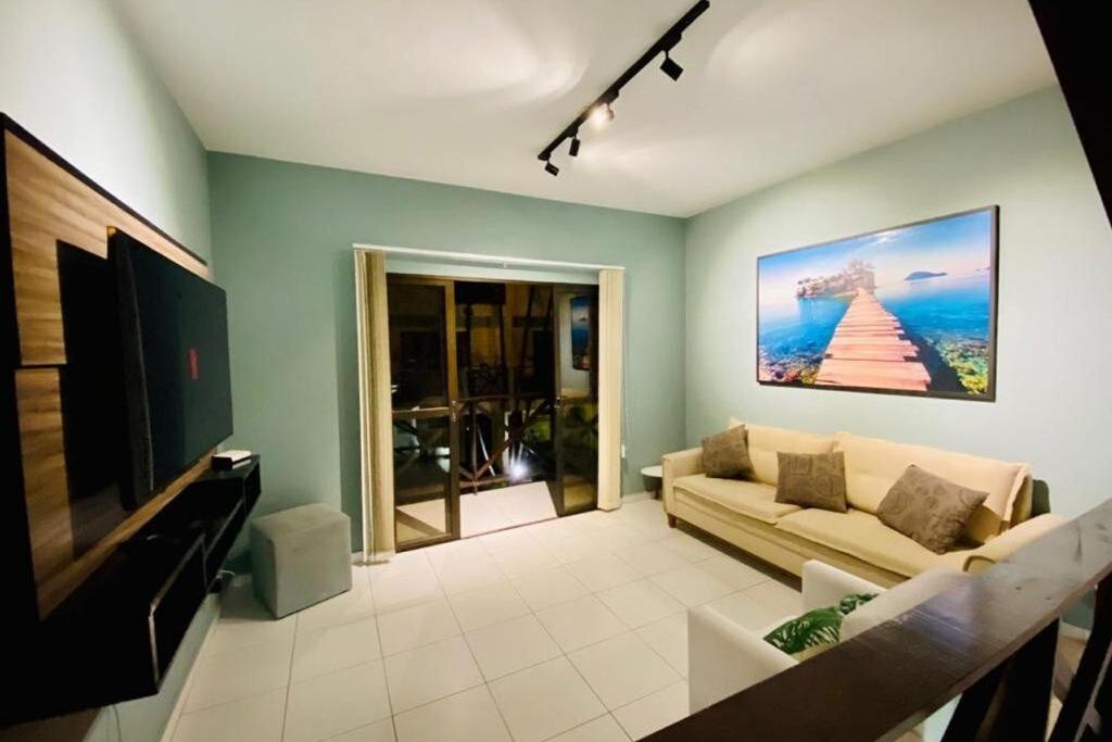  Apartamento C/ Piscina no Centro de Ubatuba