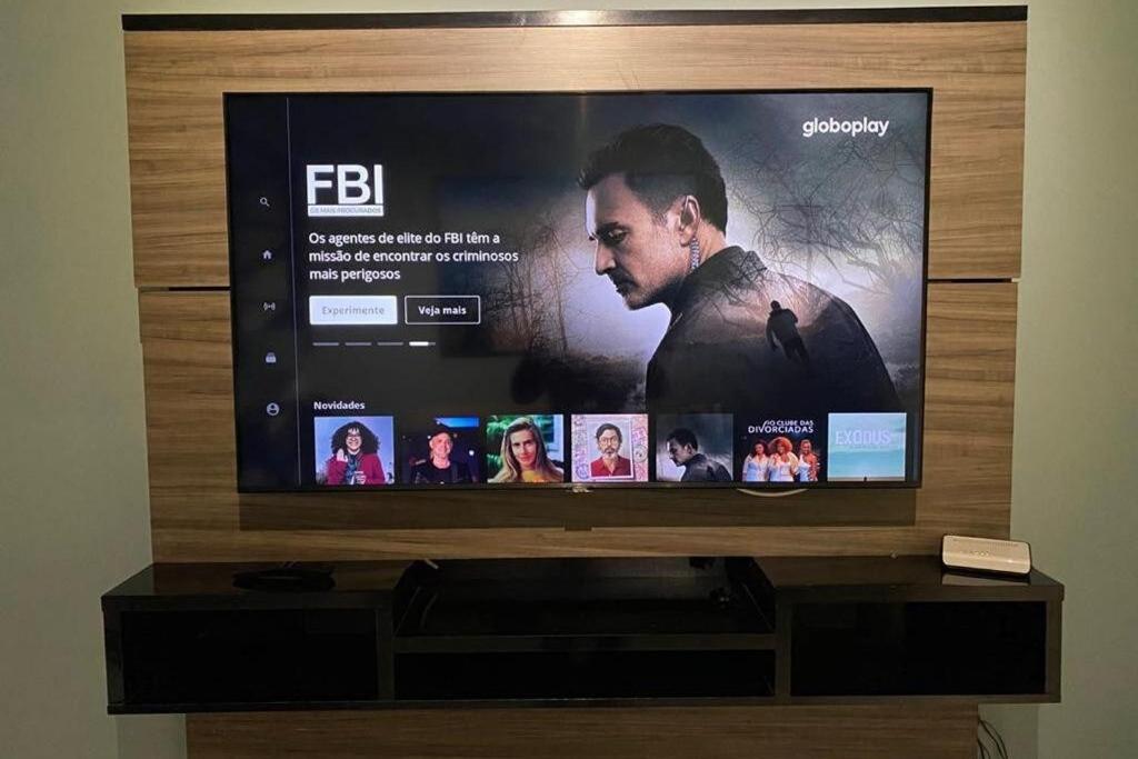  Apartamento C/ Piscina no Centro de Ubatuba