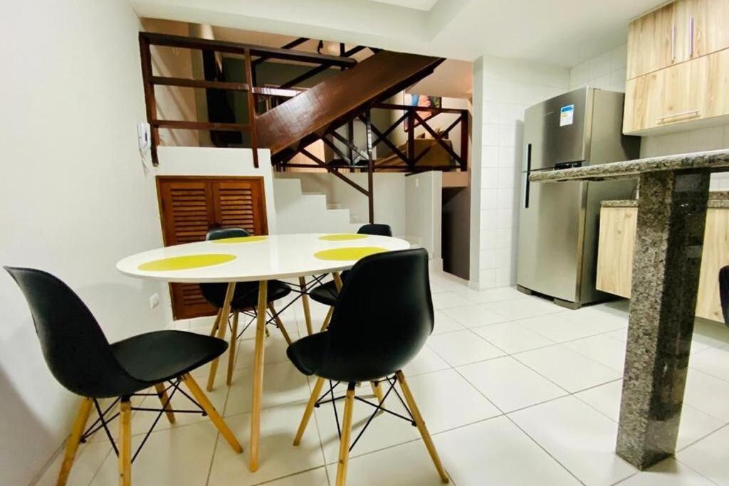  Apartamento C/ Piscina no Centro de Ubatuba