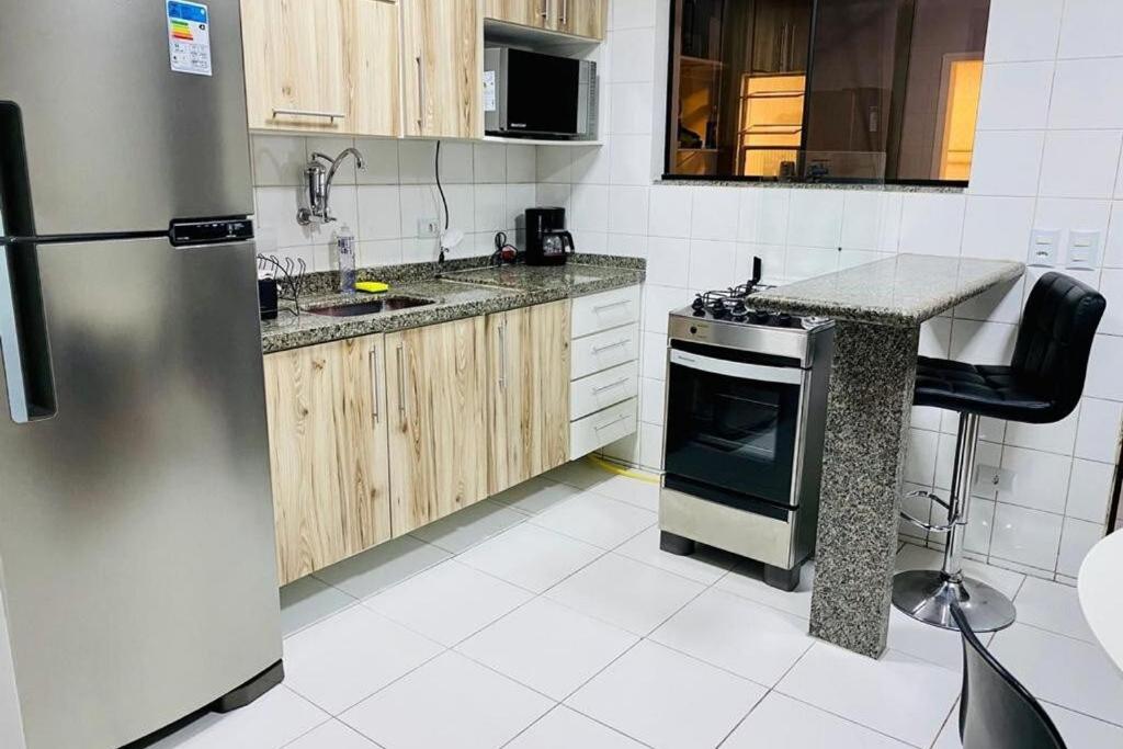 Apartamento C/ Piscina no Centro de Ubatuba