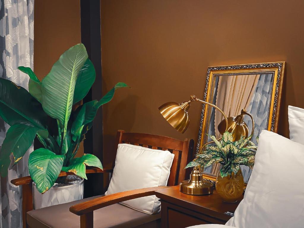 Lucky'n Lush Apartment