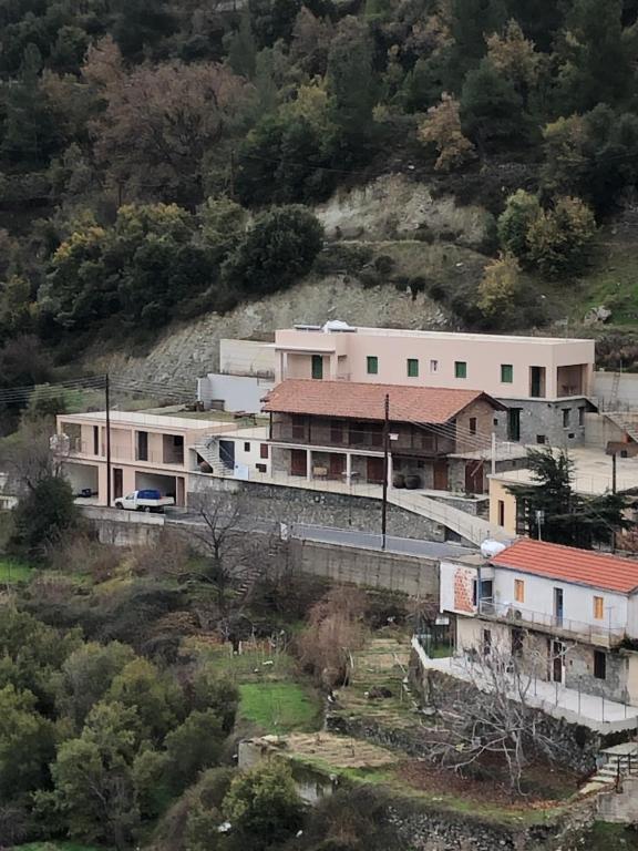 E3oxikh Katoikia Dionysos Saranti Agrotourism Kypros Sarandi Booking Com