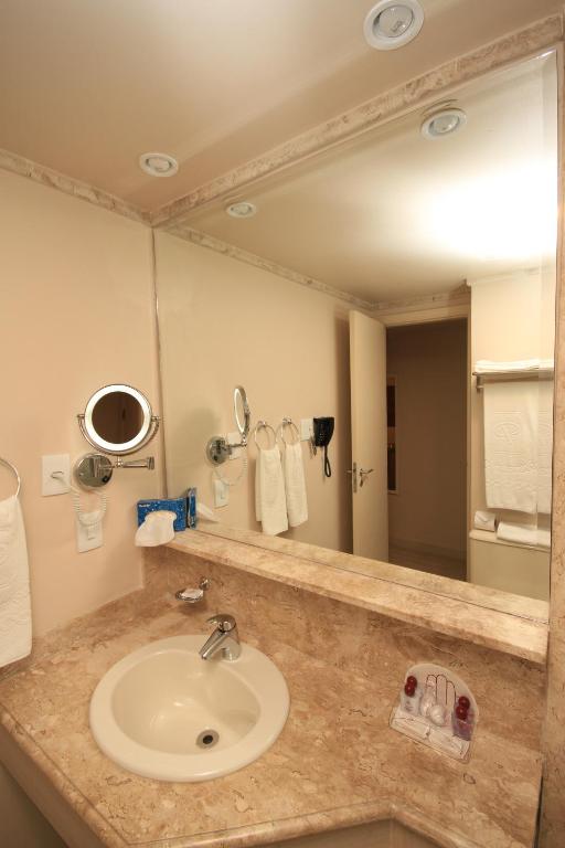  Le Premier Apartamentos