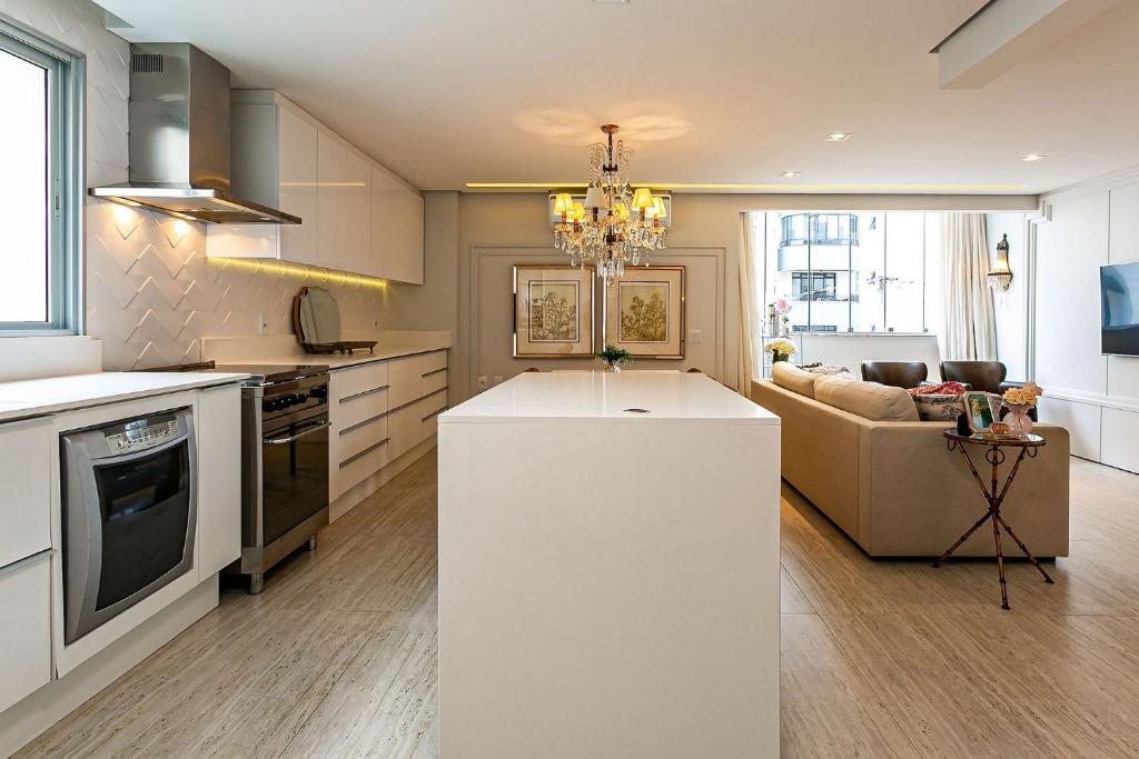  Apartamento Moderno e Aconchegante com ótima Localização CA19I