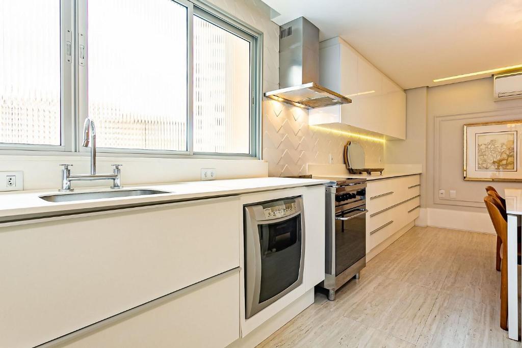  Apartamento Moderno e Aconchegante com ótima Localização CA19I