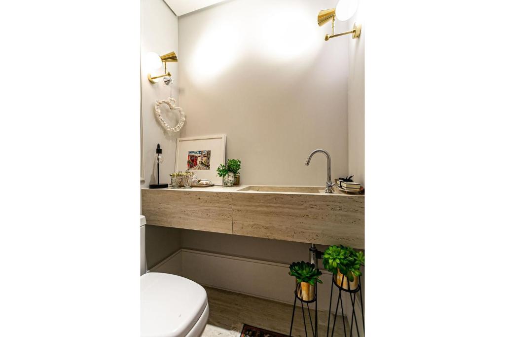  Apartamento Moderno e Aconchegante com ótima Localização CA19I