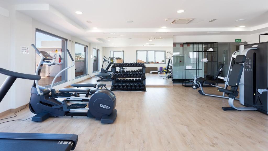 Fitness centrum a/nebo fitness zařízení v ubytování La Laguna Gran Hotel