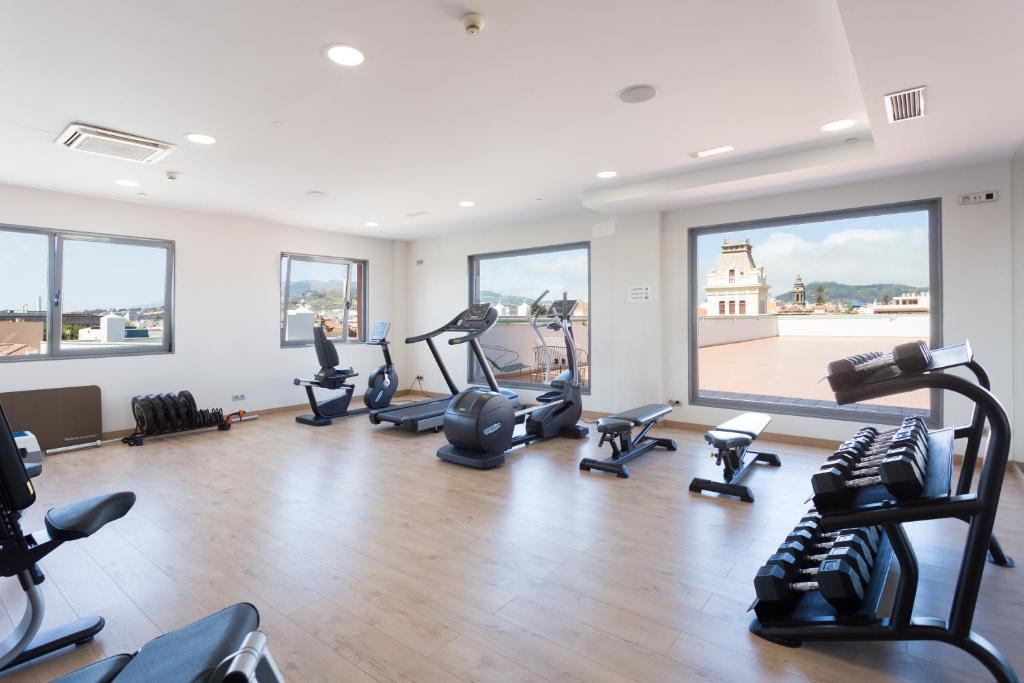 Fitness centrum a/nebo fitness zařízení v ubytování La Laguna Gran Hotel