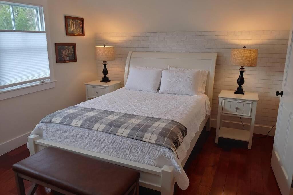 Carriage House 2 bdrm at Camellia Cottages in historic Summerville, SC
