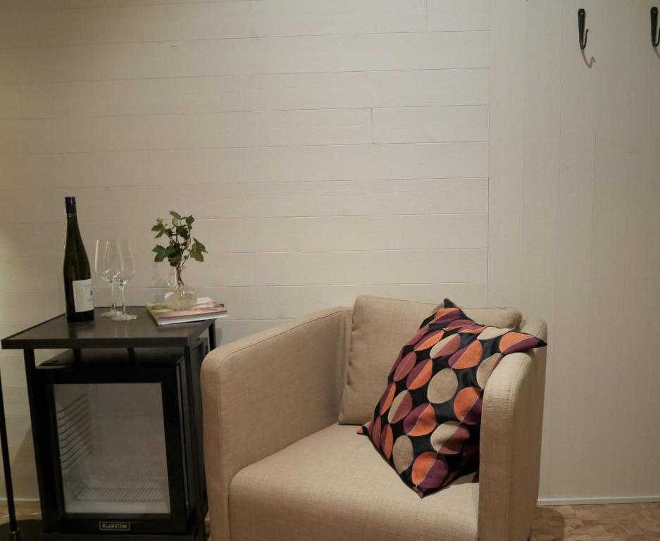 Posezení v ubytování Skäftekärr Hotell
