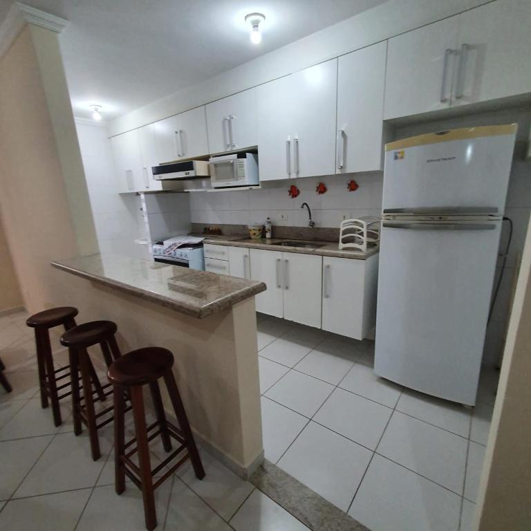  APTO UBATUBA-PRAIA GRANDE-CONDOMÍNIO DUBAI