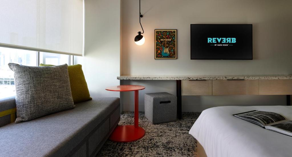 Reverb by Hard Rock Atlanta Downtown - Reverb King