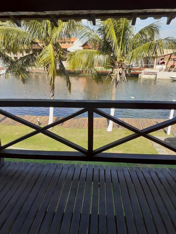  Linda e espaçosa casa de frente para o canal proximo a Ilha do Japonês!!