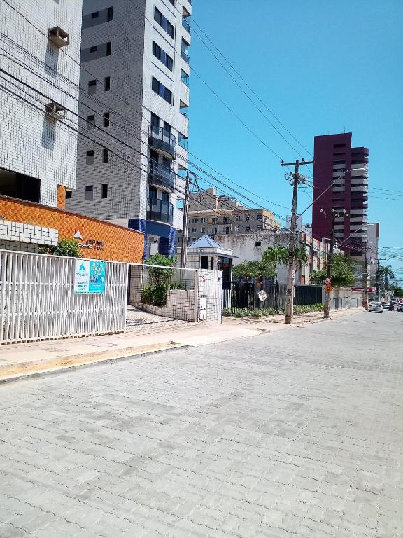  Apto. 100m da feirinha da beira mar