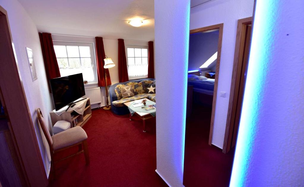 TV a/nebo společenská místnost v ubytování Hotel-England