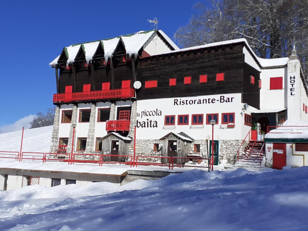 Kış mevsiminde Hotel La Piccola Baita