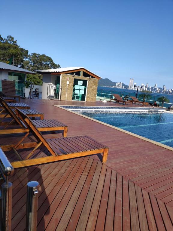  Flat novo Prédio frente mar