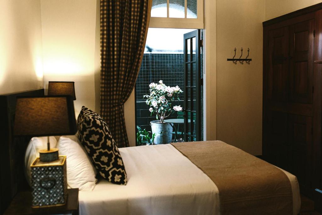 The Convent Hotel - Resim 11