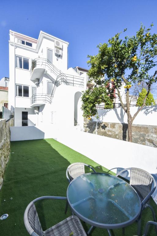 Fontinha Square Apartments by Porto City Hosts