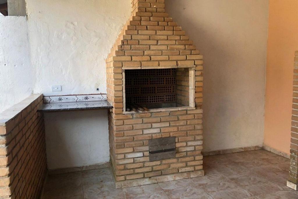  Casa grande 03 quartos com churrasqueira e internet