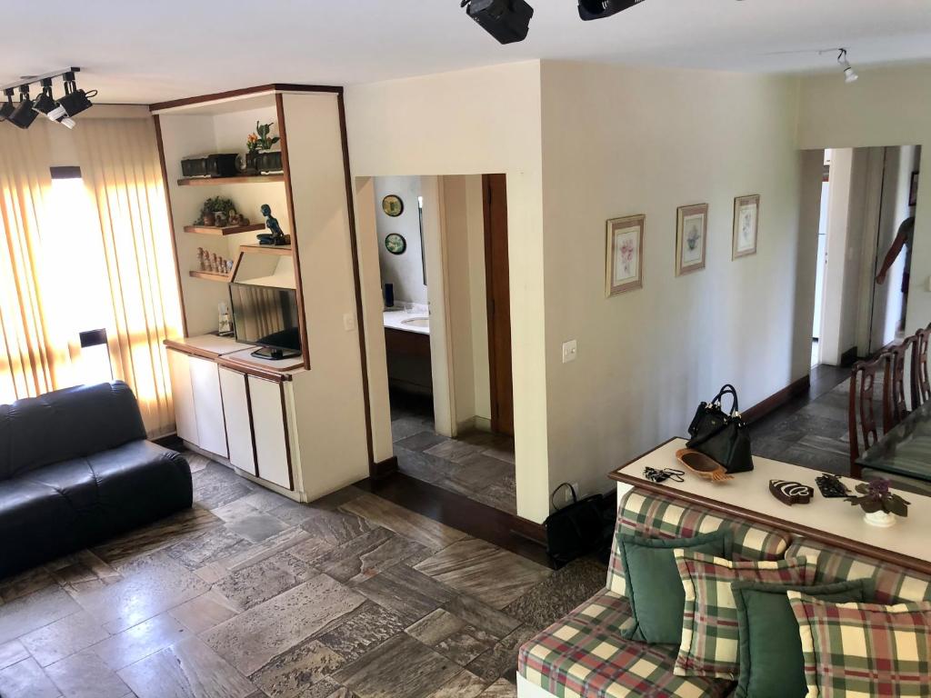  Pitangueiras Exclusivo com Piscina na Sacada