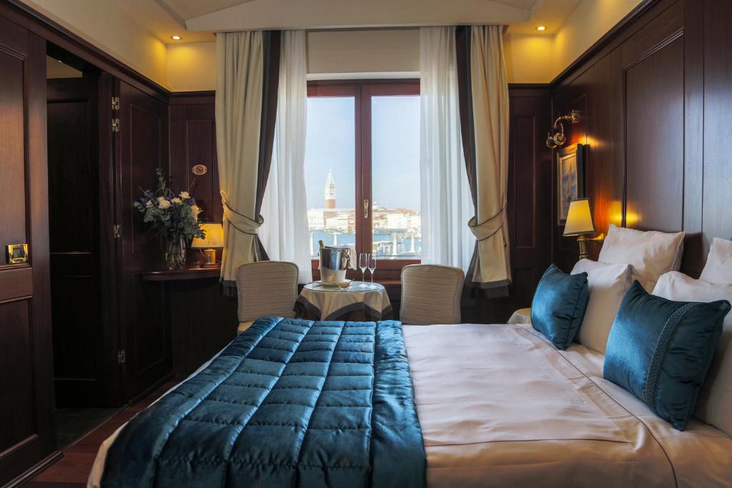 Hotel Bucintoro - Deluxe Double Room With Lagoon View