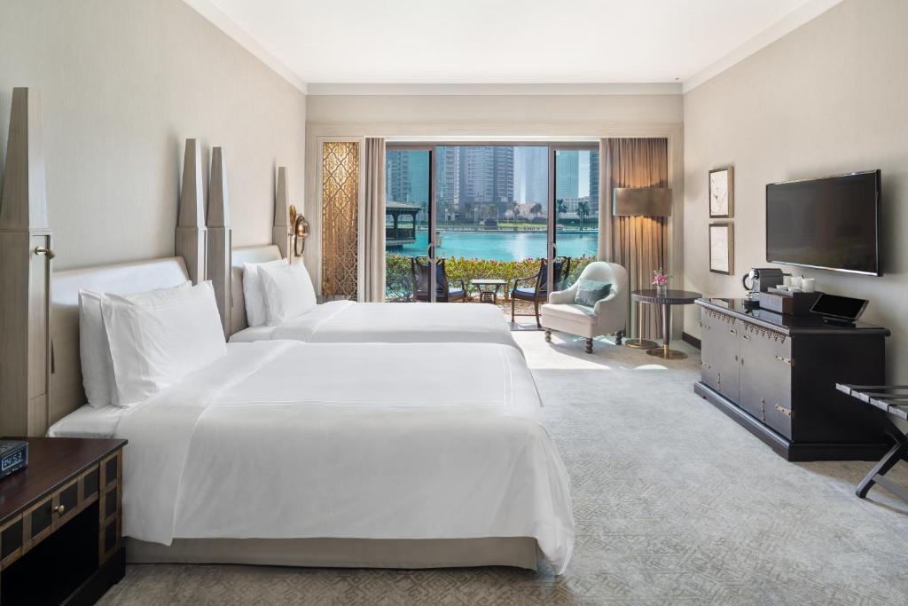 
Deluxe Room with Fountain View
