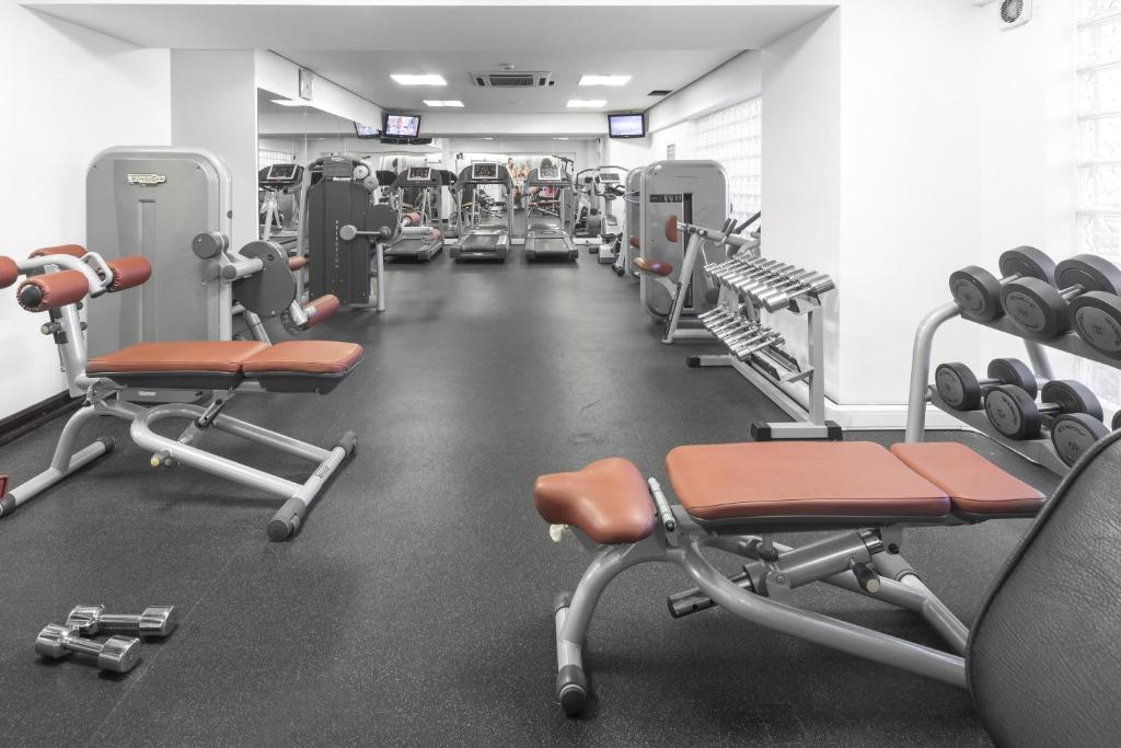 Fitness centrum a/nebo fitness zařízení v ubytování Hotel Alvalade