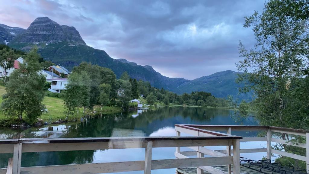 House on the lake - Housity