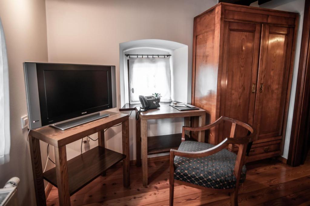 Hotel Dvor Jezersek Brnik, Cerklje na Gorenjskem – Updated 2023 Prices