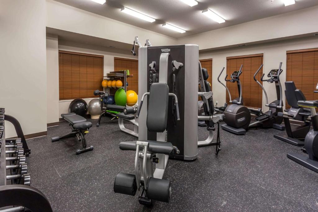 Fitness centrum a/nebo fitness zařízení v ubytování Microtel Inn and Suites by Wyndham Kitimat
