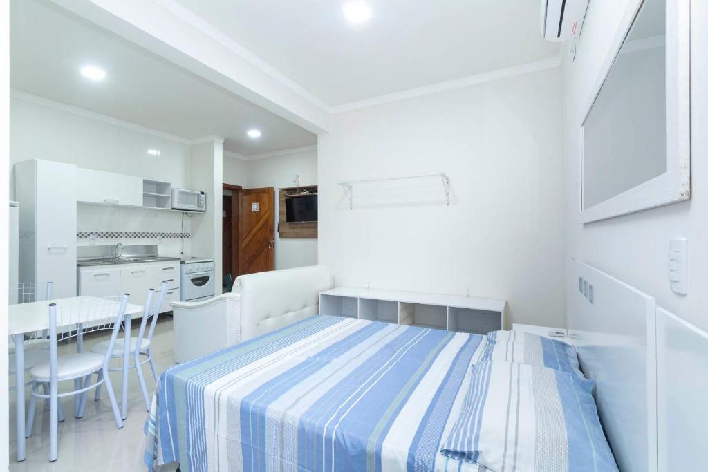 Aluguel Apartamento Studio 15 para 4 pessoas Bombas SC